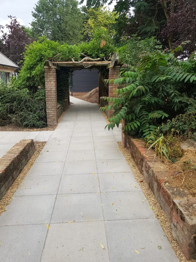 7dd64894-59ac-4dbb-bf06-e9d2fd02e9b7-768x1024